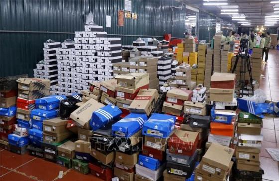 132 1 Dot Kich Kho Hang Lau 10000 M2 Chuyen Livestream Ban Hang Nhai Tren Facebook