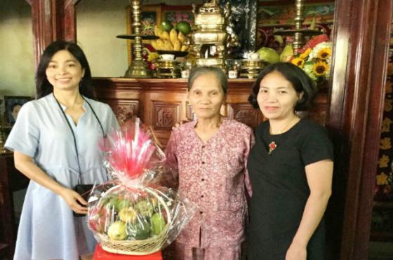 132 1 Buc Anh Giup Nguoi Phu Nu My Tim Lai Me Viet Sau 43 Nam That Lac