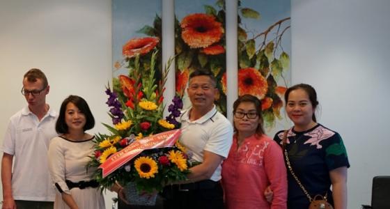 132 1 Khai Truong Phong Kham Benh  Nhan Dat Lich Truoc  Cho Nguoi Viet Tai Berlin