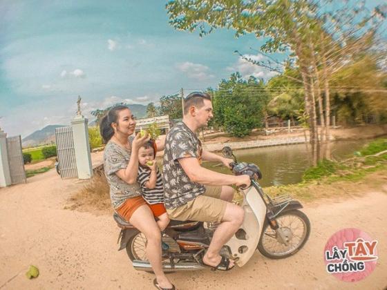 132 1 Co Gai Viet Lay Chang Tay Ngheo Cuoi 2 Nam Chong Phai Xin Ngung An Com Chung