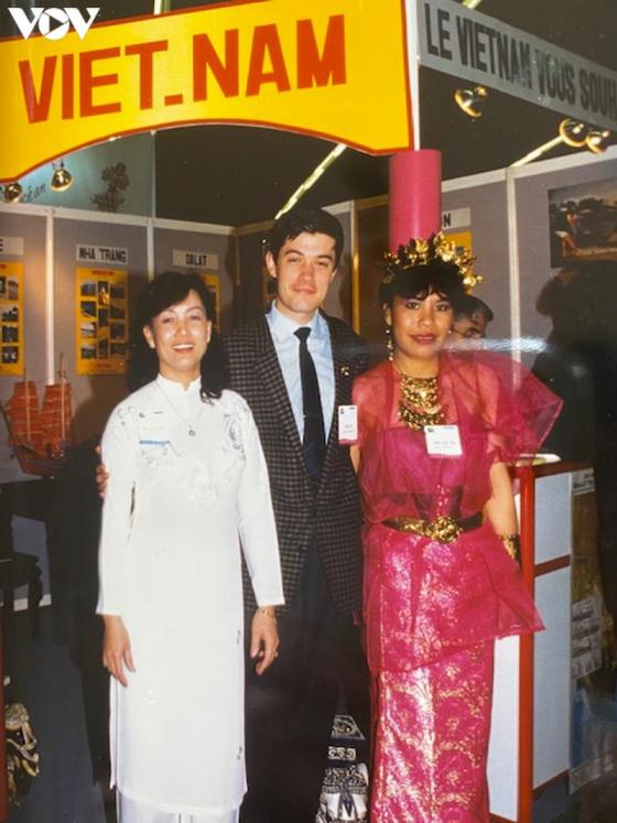132 1 Tri Thuc Nguoi Viet Tai Phap Tu Hao Ve Nguon Goc Viet Nam