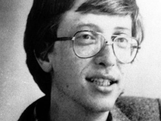 132 5 Tung Bi Bat Khong Biet Ngoai Ngu Va 12 Su That Thu Vi Khac Ve Bill Gates