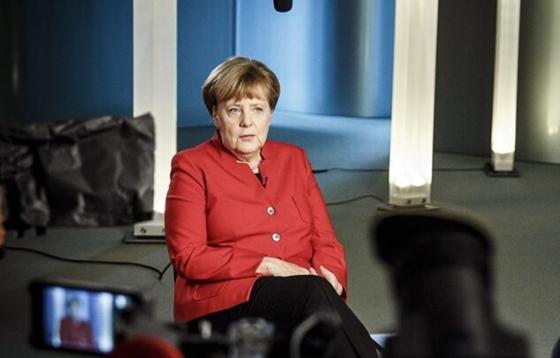 132 1 Co Gi Bat Ngo Trong Phim Ve Thu Tuong Merkel Tai Lien Hoan Phim Duc