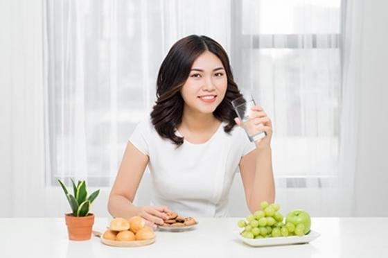 132 4 Uong Nuoc Vao 5 Khung Gio Vang Giup Co The Khoe Dep Bat Dau Tu 6 7 Gio Sang