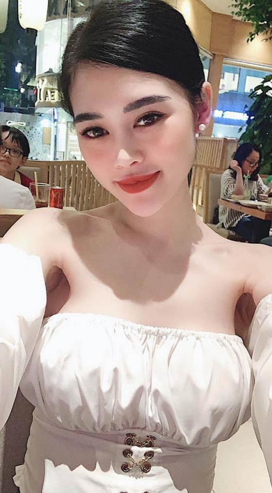 132 13 Gai Xinh Sinh Ra O Duc Lon Len Tai Nga Va Tro Ve Viet Nam Lam Tiep Vien Hang Khong Sau Khi Nha Pha San