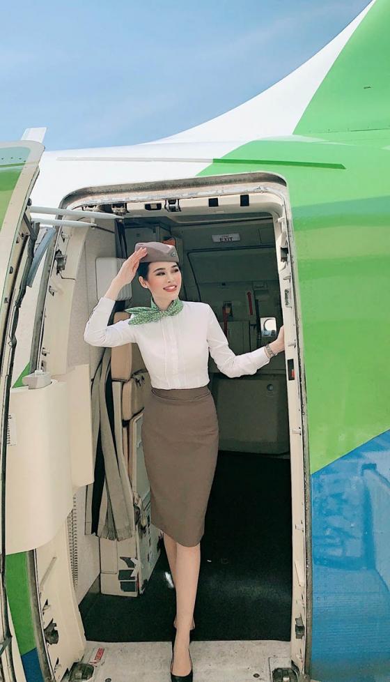 132 9 Gai Xinh Sinh Ra O Duc Lon Len Tai Nga Va Tro Ve Viet Nam Lam Tiep Vien Hang Khong Sau Khi Nha Pha San