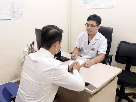 132 2 Bac Si Nam Khoa Dan Ong Viet Ngay Cang So Vo Trong Phong Ngu