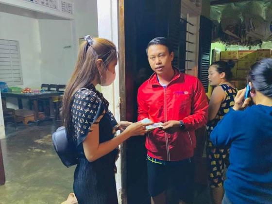 132 5 Phong Van Nong Thuy Tien Den Hue Cuu Tro Mien Trung Da Keu Goi Duoc Hon 8 Ty Ban Het Hot Xoan Lam Tu Thien Va Chua Kip Bao Chong