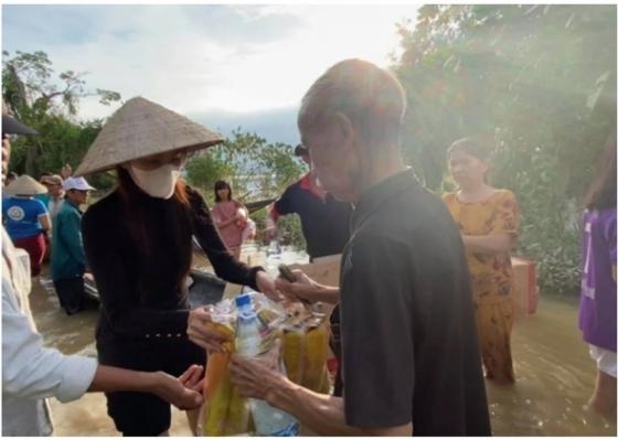 132 4 Thuy Tien A Co Nhieu Su Vua Thoi