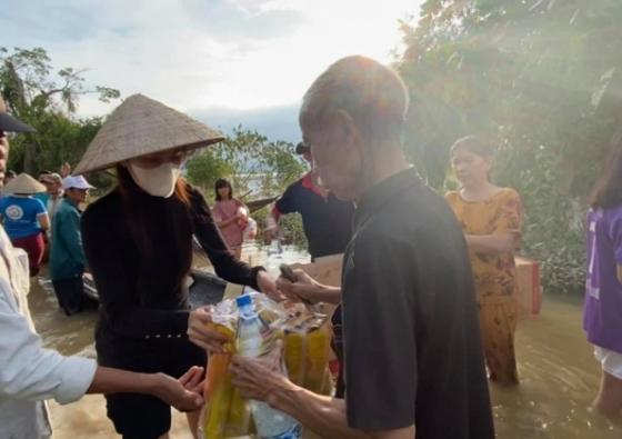 132 5 Thuy Tien A Co Nhieu Su Vua Thoi