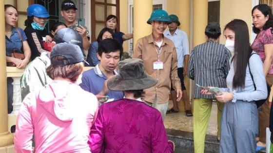 132 1 Ubnd Huyen Quang Trach Tra Ngay Tien Vo Chong Ca Si Thuy Tien Da Trao Cho Dan