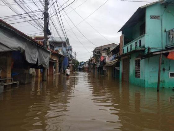 132 1 Ho Thuy Loi Thuy Dien Xa Nuoc Nhieu Noi O Hue Ngap Nang Du Troi Khong Mua
