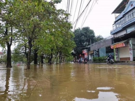 132 5 Ho Thuy Loi Thuy Dien Xa Nuoc Nhieu Noi O Hue Ngap Nang Du Troi Khong Mua