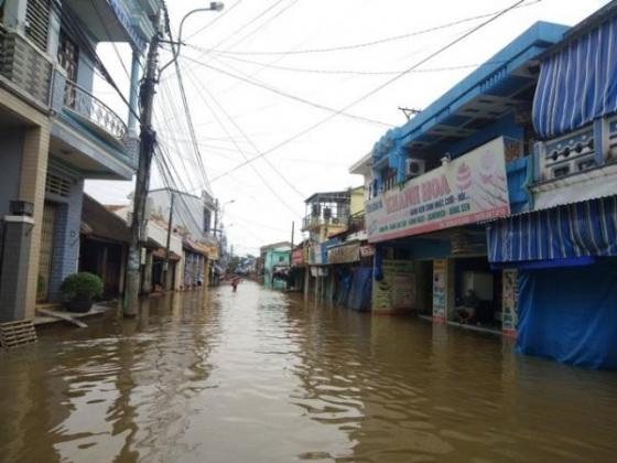 132 8 Ho Thuy Loi Thuy Dien Xa Nuoc Nhieu Noi O Hue Ngap Nang Du Troi Khong Mua