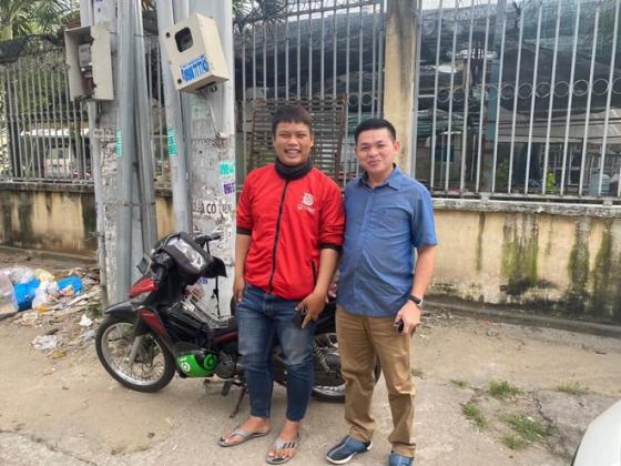 132 1 Chang Xe Om Tra Lai Dien Thoai Vertu Tram Trieu Dong Nhan Ket Thuc Co Hau