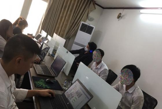 132 1 Am Anh Bong Ma Da Cap Thoi 40 Toi Di Lam Nhan Vien Moi Gioi Forex