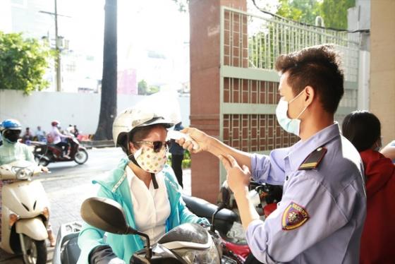 132 1 Tphcm Nhieu Sinh Vien La F1 F2 Cua Giao Vien Tieng Anh Mac Covid 19