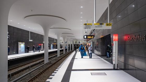 132 1 Berlin Khanh Thanh Tuyen Tau Dien Ngam Ket Noi Alexanderplatz Va Hauptbahnhof