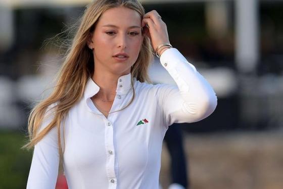 132 12 Anh Thanh Tich Hoc Tap Cuc Khung Cua Cac Ai Nu Nha Ty Phu The Gioi