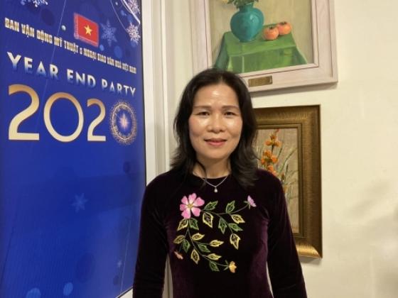 132 1 Nu Dai Su Viet Nam Voi Cam Giac Ca Chau Au Bi Ngung Dong