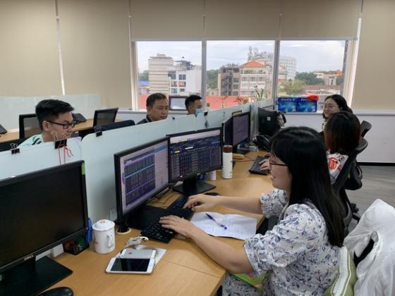 132 1 Khep Nam 2020 Chung Khoan Tang Vuot Moc 1100 Diem Cao Nhat Trong Gan 3 Nam
