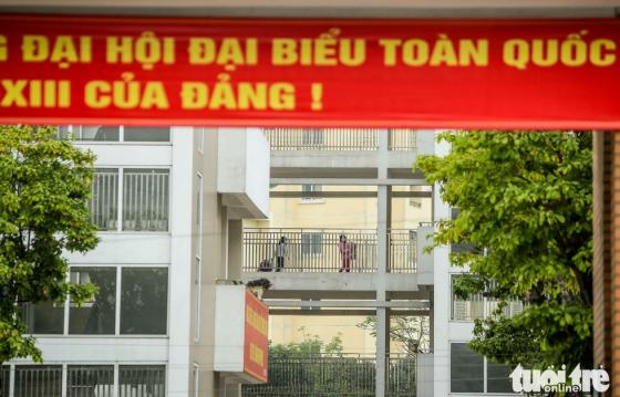 132 3 35 Hoc Sinh Tieu Hoc O Ha Noi Viet Nam Phai Cach Ly Co Em Bat Khoc Vi Nho Me