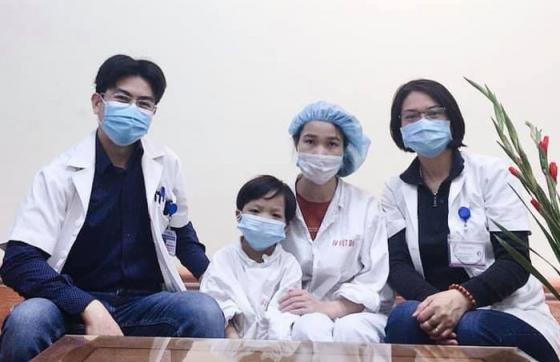132 1 Benh Nhi Ghep Tim Nho Tuoi Nhat Viet Nam Duoc Ra Vien