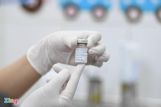132 1 Mot Nguoi Co Bieu Hien Phan Ve Sau 30 Phut Tiem Vaccine Covid 19