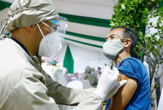 Quốc gia Đông Nam Á thứ hai ngừng tiêm vaccine COVID-19 ...