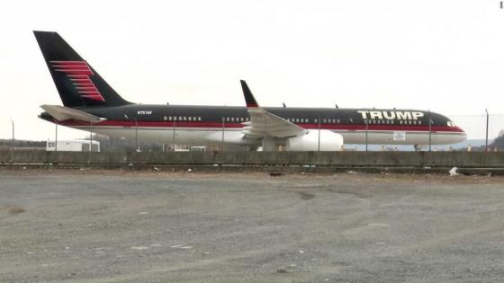 132 1 Bat Ngo So Phan Chiec May Bay Boeing Dat Vang Cua Ong Trump
