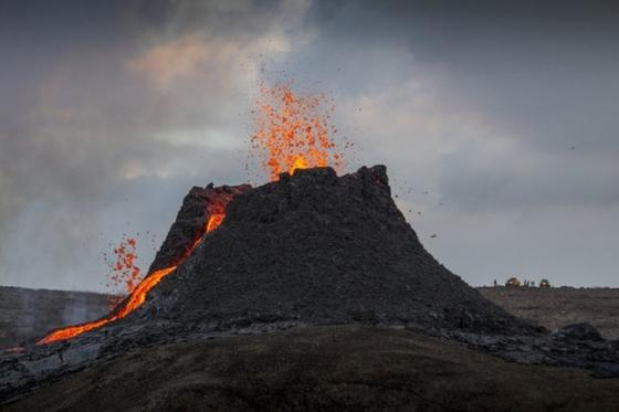 132 10 Nguoi Dan Iceland Do Xo Di Xem Nui Lua Phun Trao Sau Gan 800 Nam