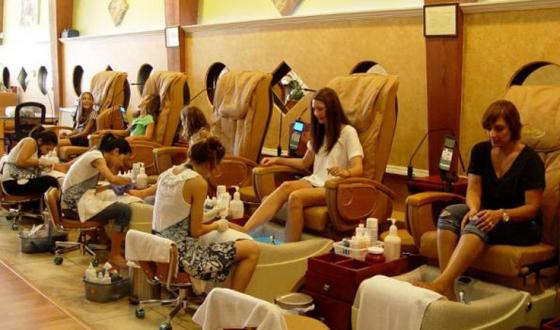 Nỗi lòng của người con gái gốc Việt có mẹ “làm nail“ nơi xứ người...