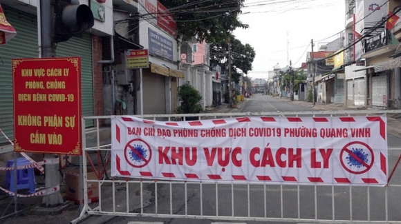 Kiểm soát nguồn lây dịch Covid-19: Đừng ''ngăn sông cấm chợ''