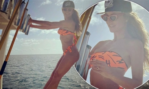 1 Sieu Mau Heidi Klum 48 Tuoi Van Goi Cam Khi Dien Bikini