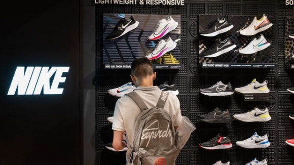 1 Ceo Nike Tuyen Bo Thuong Hieu Nay La Cua Trung Quoc Va Danh Cho Nguoi Trung Quoc