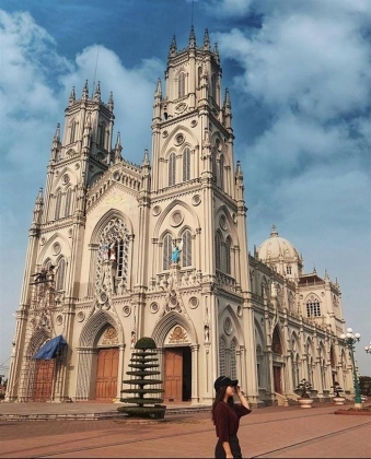 6 Lac Vao Chau Au Thu Nho O Nam Dinh Voi 4 Toa Lau Dai Long Lay Den Me Hoac