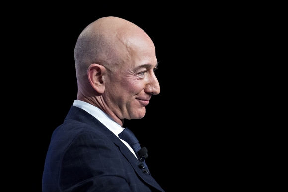 1 Tai San Jeff Bezos Tang Ky Luc Len 211 Ty Usd