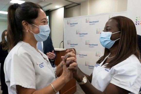 2 Vaccine Cua Pfizer Va Moderna Co The Bao Ve Con Nguoi Ca Doi