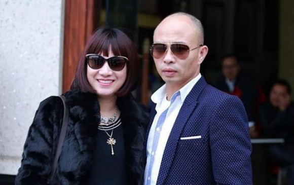 1 Vo Chong Duong Nhue Ra Toa Vu Cuong Doat Gan 25 Ty Dong Tien Hoa Tang