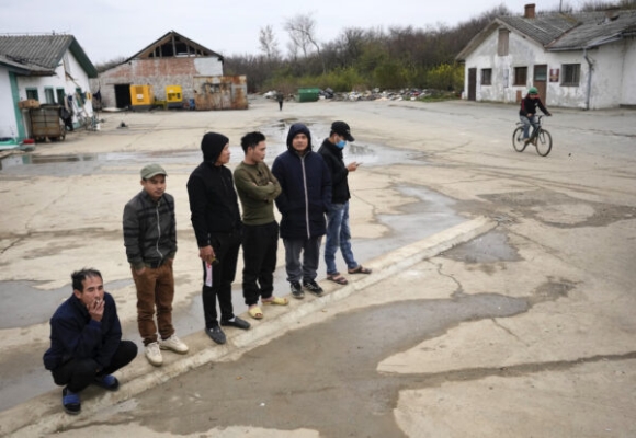 1 Lao Dong Viet O Serbia Dinh Cong Phan Doi Chu Trung Quoc