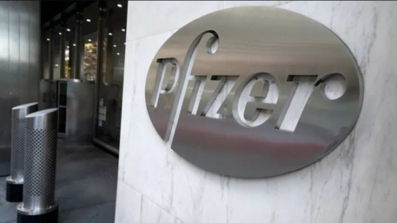 1 Nhan Vien Trung Quoc Bi To Trom Bi Mat Vac Xin Covid 19 Cua Pfizer