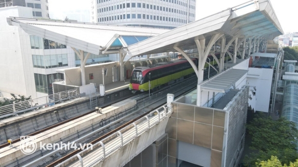 1 Chay Thu Tau Metro Nhon   Ga Ha Noi Toc Do Toi Da 80kmh