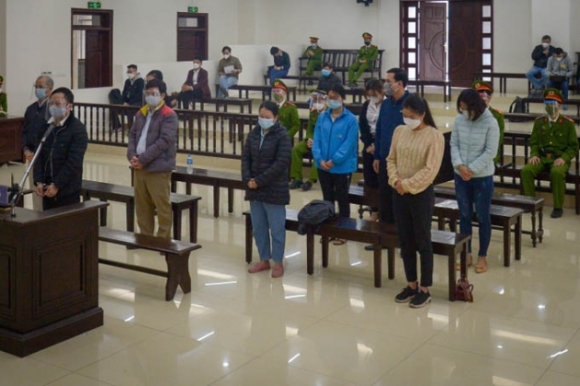 1 Nhan Vien Dh Dong Do Bi Giao Dinh Muc Moi Gioi Lam Gia Van Bang