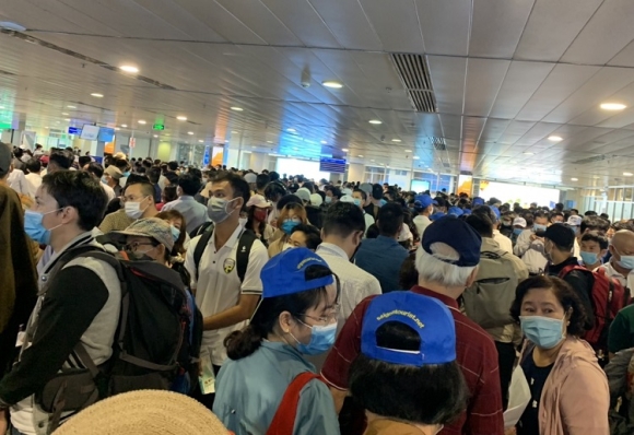 1 Han Che Cac Chuyen Bay Hoi Huong Ve Tan Son Nhat Noi Bai Vi Un Tac