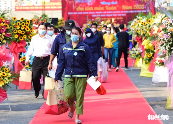 4 Chu Tich Nuoc Nguyen Xuan Phuc Chuc Tet Nguoi Lao Dong O Tp Thu Duc