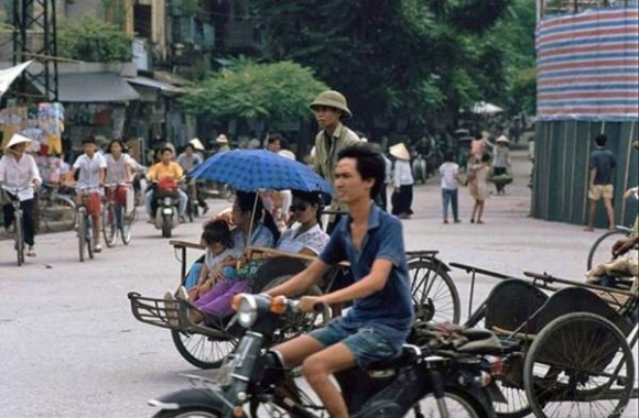 5 Giao Thong Ha Noi Nam 1991 Qua Ong Kinh Nhiep Anh Gia Duc