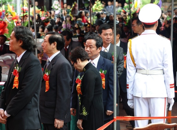 3 Hang Loat Tien Si Thac Si Giay Ra Lo Vi Dau Nen Noi