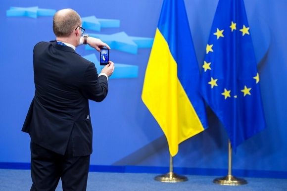 1 Eu Cap Quy Che Ung Vien Cho Ukraine Moldova Tong Thong Zelensky Goi La Thoi Khac Doc Nhat Va Mang Tinh Lich Su
