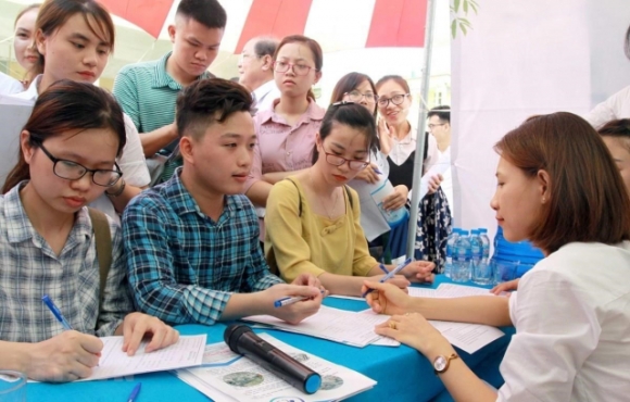 1 Duc Thi Diem Mo Cua Mot So Nganh Nghe Tiep Nhan Lao Dong Viet Nam
