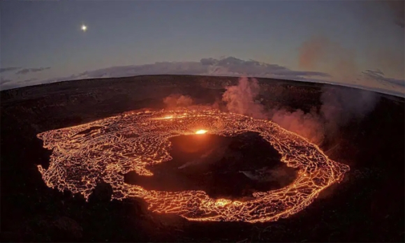 Siêu núi lửa Hawaii phun trào trở lại